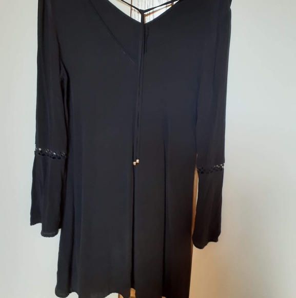 DYNAMITE DRESS SIZE MEDIUM - Picture 2 of 6